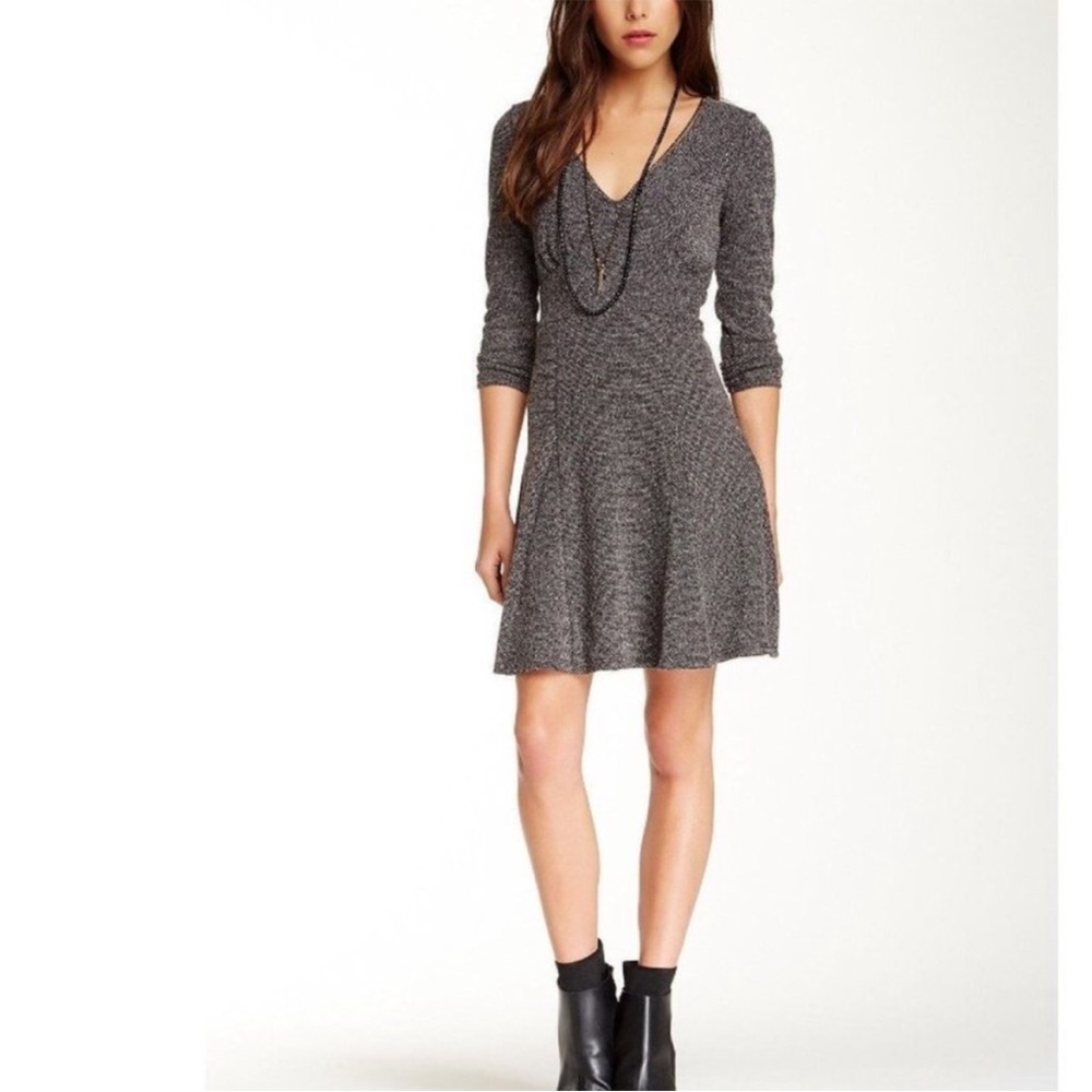 FREE PEOPLE Heartstopper Knit Gray V-Neck Long Sleeve Skater Mini Dress Boho - Picture 2 of 14
